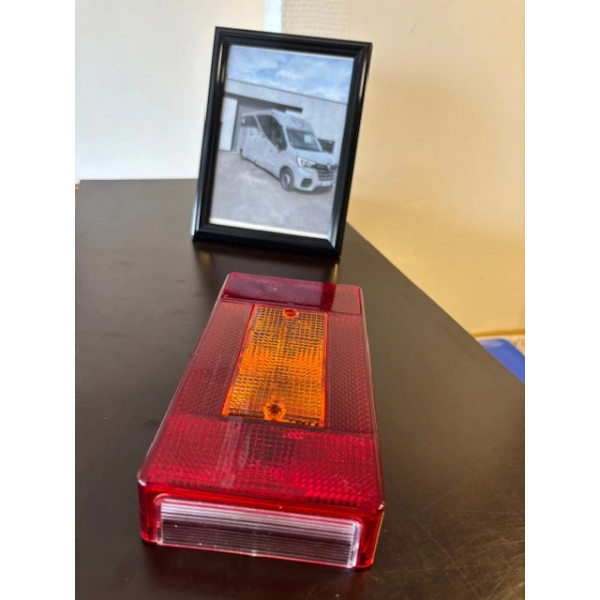 Cabochon de feu arrière droit à ampoules