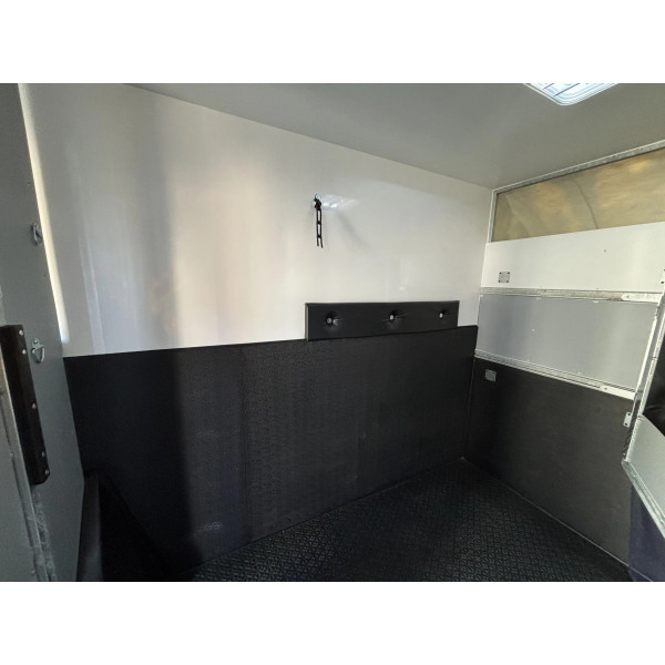 Protection murale en mousse pour vans et camions chevaux