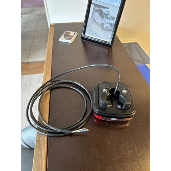 Feu arrière à leds VL chevaux 12/24 volts